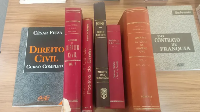 Livros jurídicos avenda