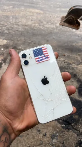 Vendo iPhone 11 ou troco em iPhone 13 e volto diferença