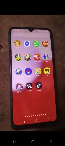 Vendo celular a13 funcionando perfeitamente só botão de liga e dlsg ruim mas funciona