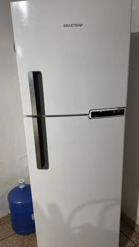 Duplex Frost Free 380 litros modelo novo , está semi nova e funcionando perfeitamente