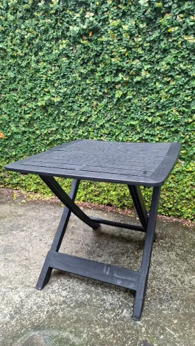 Mesa dobrável de plástico