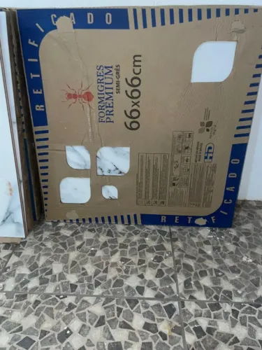 Vende-se 10 metros de porcelanato Formigres premium