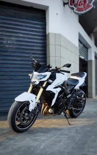 Suzuki GSR 750 2016