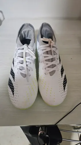 Chuteira Adidas predator n° 40