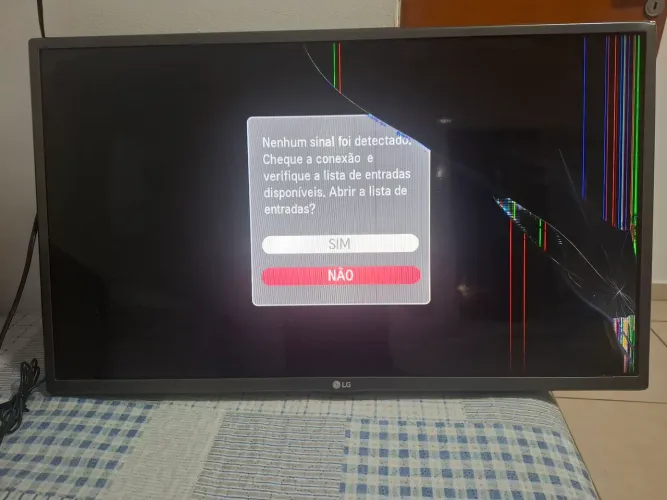 Vendo TV 32pol LG com defeito na tela