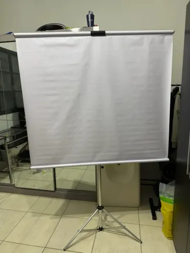 Tela pra projetor 65 polegadas + tripé de alumínio