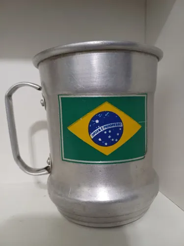 Canecas de alumínio