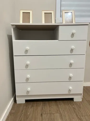 Berço e cômoda infantil