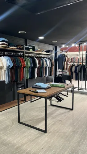 Móveis loja de roupa