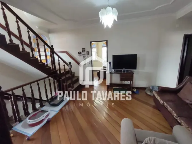 Casa de 5 Quartos para Venda, no bairro Diamante (Barreiro), localizado na cidade de Belo
