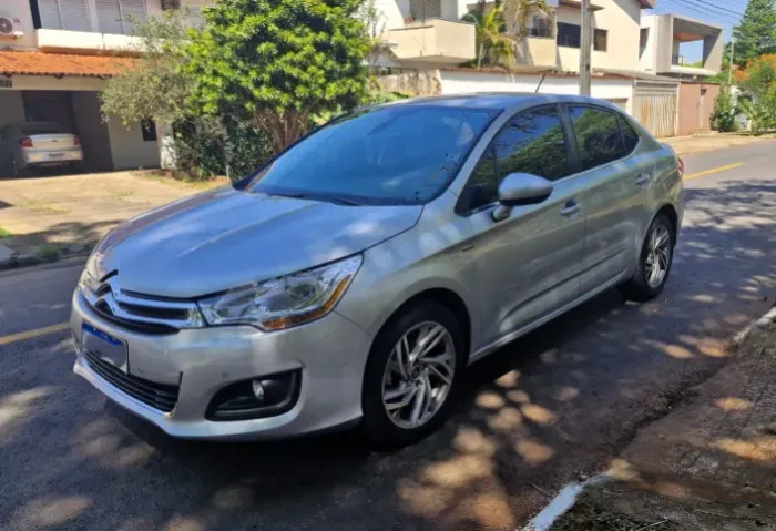 Citroen C4 Lounge Exclusive 1.6 Turbo 4P Aut. 2014
