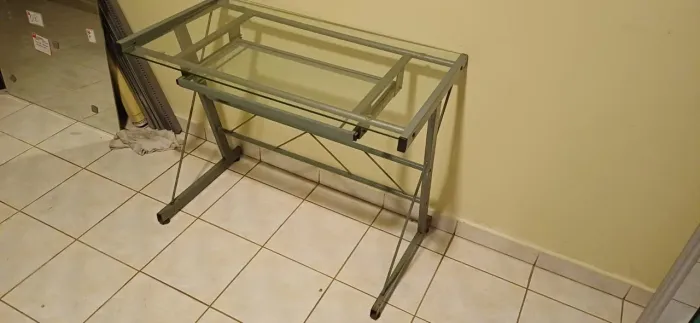 Escrivaninha de vidro