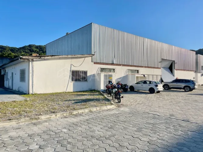 Galpão aluguel anual com 450m