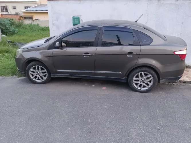 Fiat Grand Siena Essence 1.6 Flex 16V 2015
