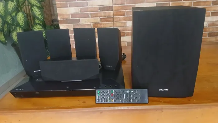 Vendo home theater Sony