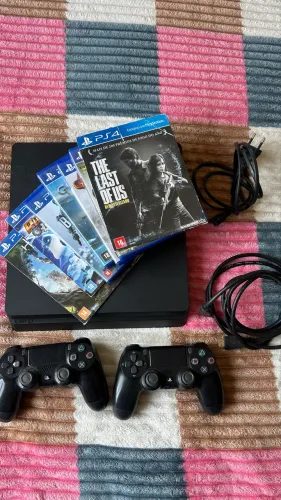 PS4 SLIM + 2 Controles + Jogos