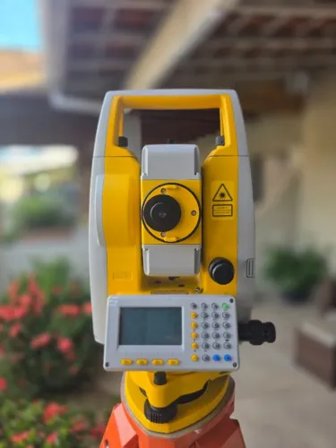 Estação Total Geodetic GD2i-8 - PRATICAMENTE NOVA!
