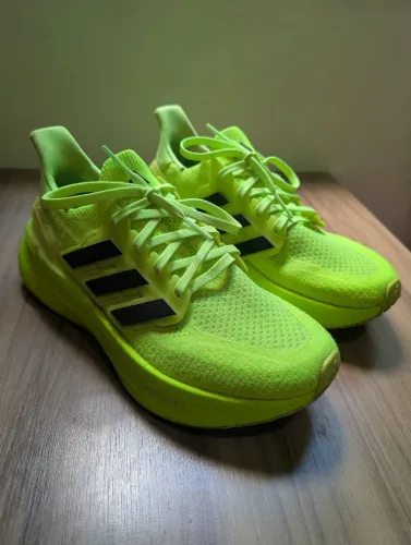 Adidas ultraboost verde em perfeito estado n°38