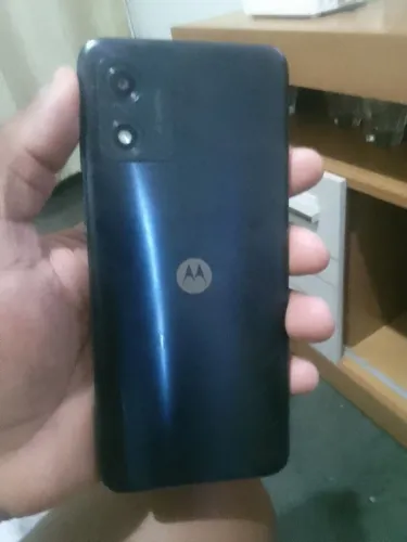 Tô vendendo moto e 13 64gb 4 RAM bateria Boa ta com tricado na tela n atrapalhar e nada