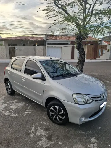 Toyota Etios X 1.3 Flex 16V 5P Aut. 2017