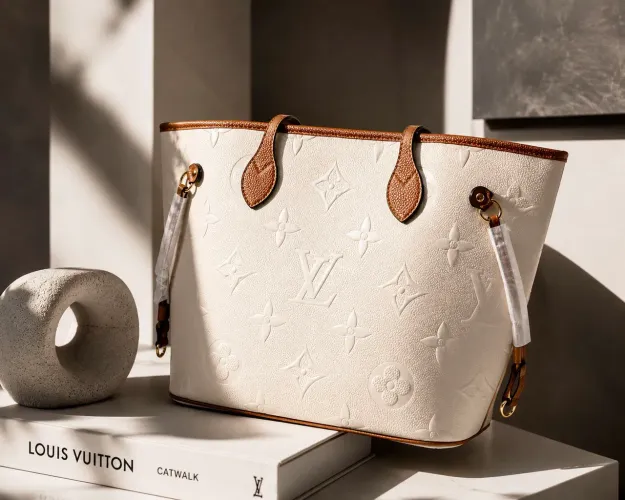 Bolsa Louis Vuitton Bege