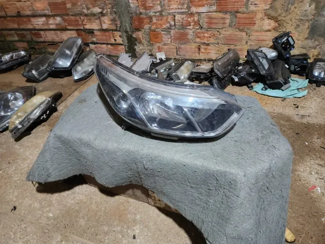 Farol direito COBALT 16/19 original