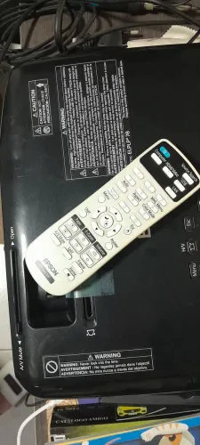Projetor Epson s18+ em bom estado de conservação  lâmpada  nova já é HDMI