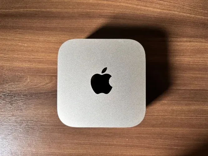 Mac Mini M4 - 24GB RAM / 500GB SSD + Dock M.2 - Vertical - Impecável