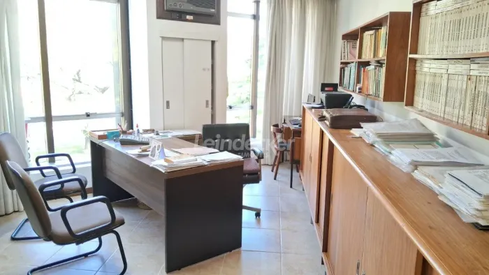 Sala comercial à venda na Rua Castro Alves, bairro Rio Branco, Porto Alegre