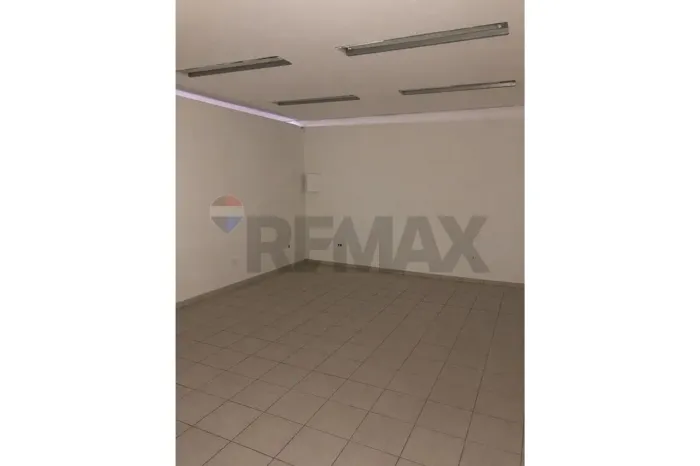 Sobreloja Comercial de 360m² Avenida Guilherme Cotching