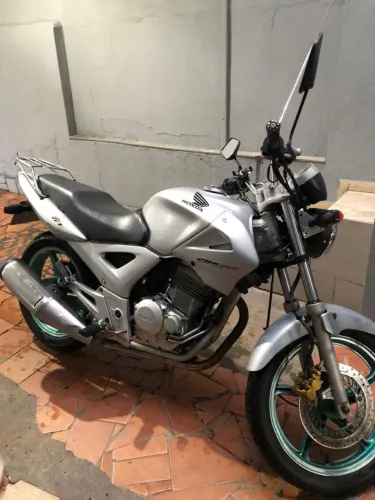 Vendo Honda twister 250 2005 