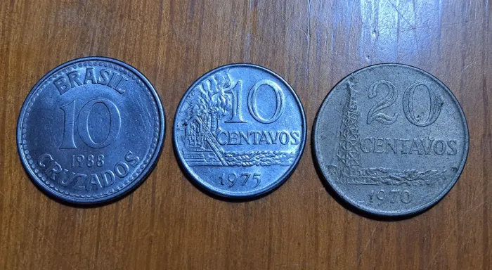 LOTE COM 3 MOEDAS ANTIGAS BRASILEIRAS - (1970), (1975) & (1988)