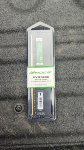 vende-se memória ram de 8gb DDR4 nova lacrada