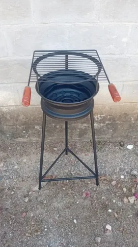 Churrasqueira de roda de carro 