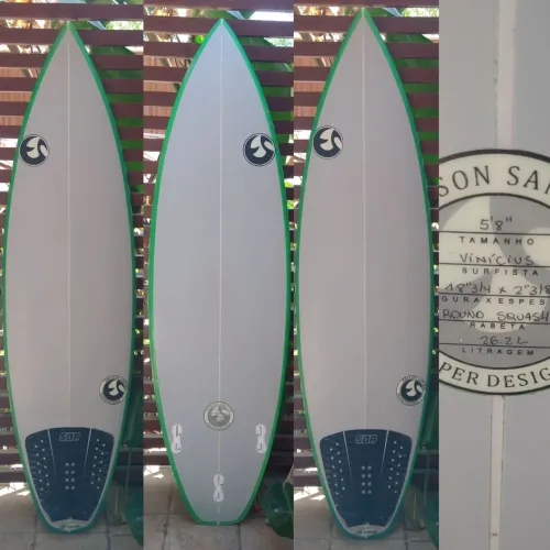 Prancha de surf 5'8" semi nova. 10x sem juros