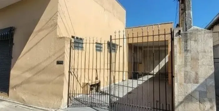 Casa centro só 500m busca (não aceito corretores)