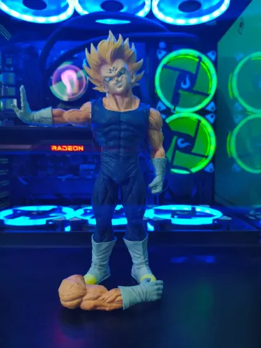 Action figure do Magin Vegeta