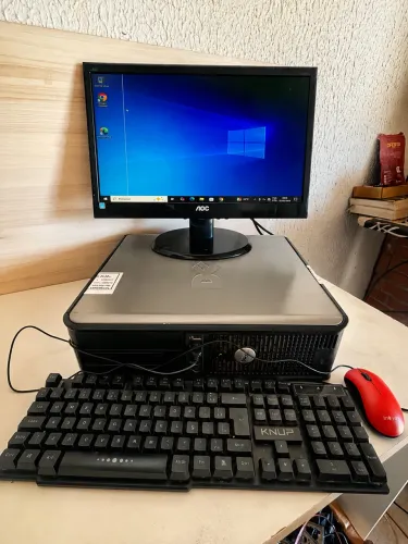 Computador completo com monitor de 19 polegadas