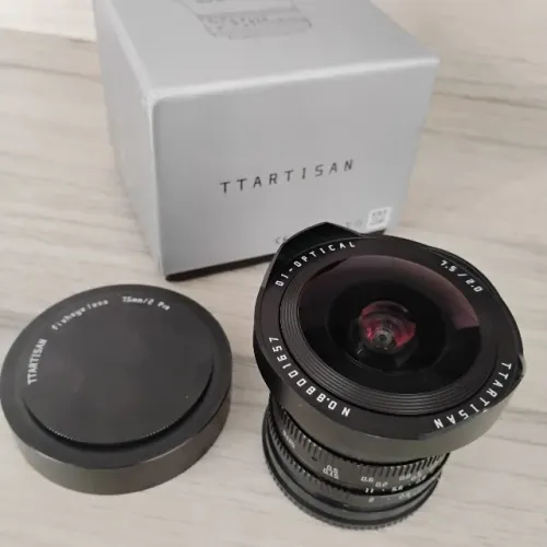 Lente Fisheye Grande Angular TTARTISAN APS-C 7.5mm F2 para Câmeras Mirrorless Sony E Mount