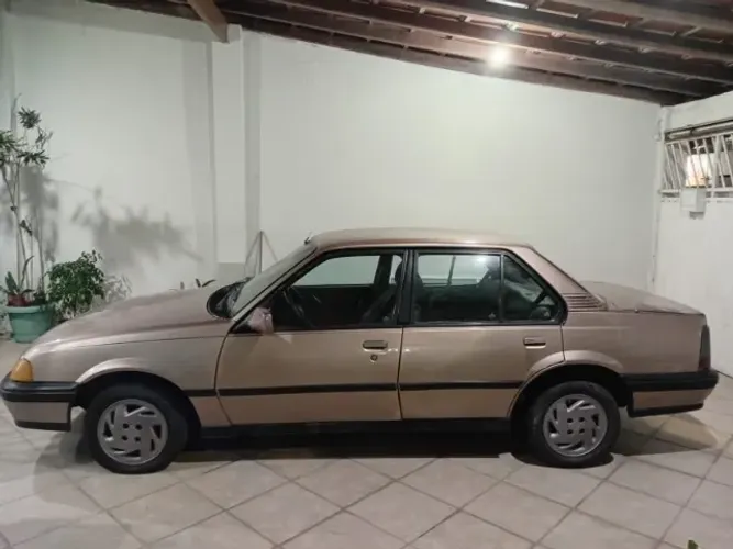 Chevrolet Monza GLS/ Hi-tech 2.0 EFI 2P E 4P 1996