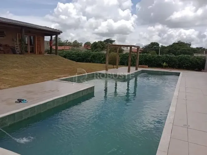 Casa à venda no Condomínio Parque Laguna II em Botucatu