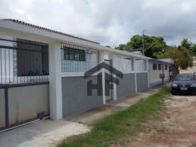 Casa de 180m² construída, no terreno de 500m² à venda, com 3 quartos ( 1 suíte), localizad