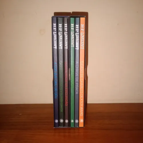 Desapego de Mudança: Livros HP Lovecraft (Preço de desapego)