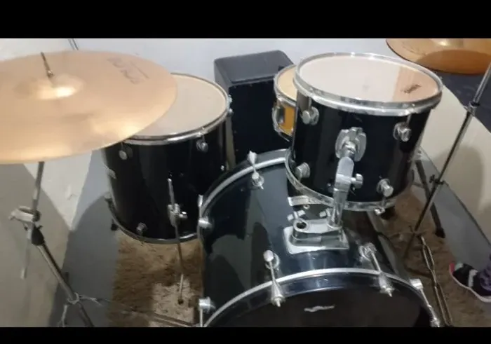 Bateria Spar king semi nova ,completa !!!