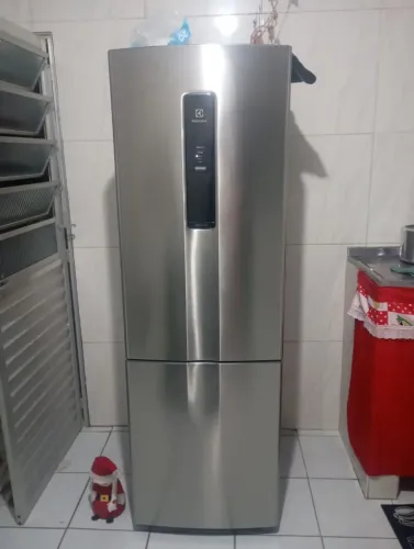 Geladeira Frost Free inverse Eletrolux 