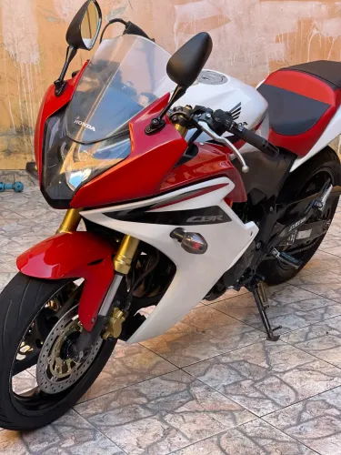 CBR 600F - MAIS NOVA DE BH