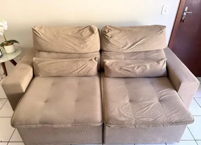 Sofá Retrátil e Reclinável - Seminovo | R$ 900