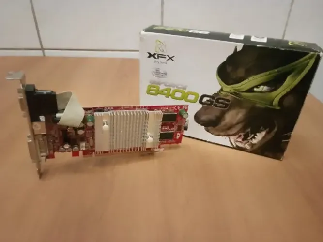 GeForce 8400 GS XFX 