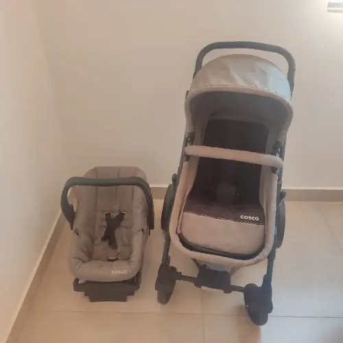 Carrinho e bebê conforto Cosco