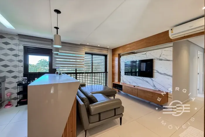 VILLÁGIO COM 3 DORMITÓRIOS (1 SUÍTE), 2 VAGAS, 140M² ÁREA PRIVATIVA À VENDA EM RIVIERA